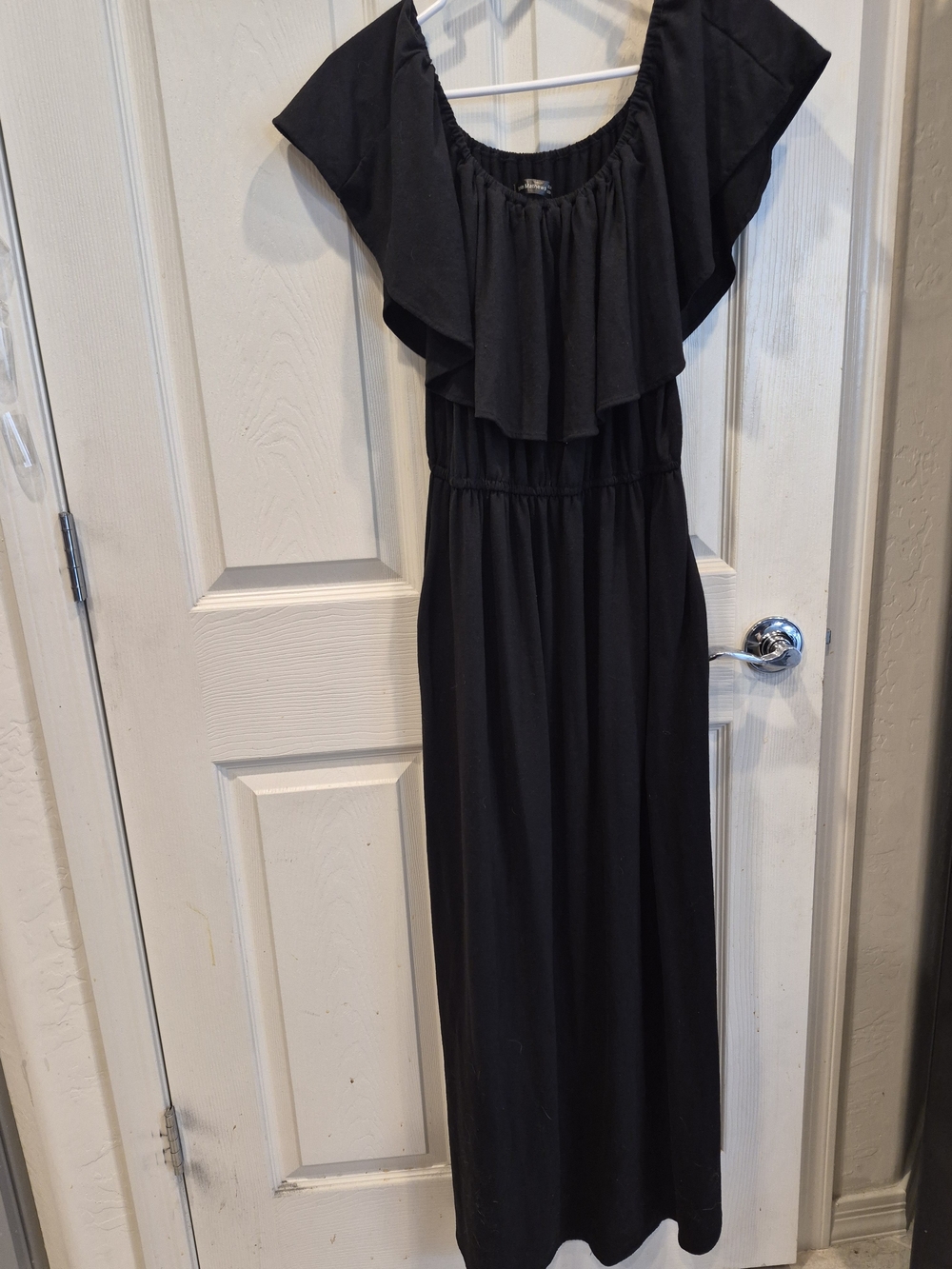 3/30 Women's Black Off-Shoulder Ruffle Maxi Dress